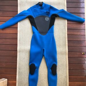XCEL Men’s Full Wetsuit - Axis 3.2 mm.
